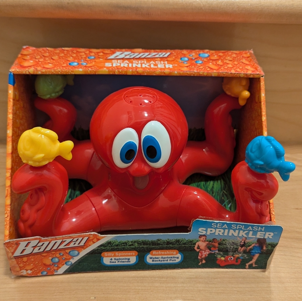 Red Sea Splash Sprinkler